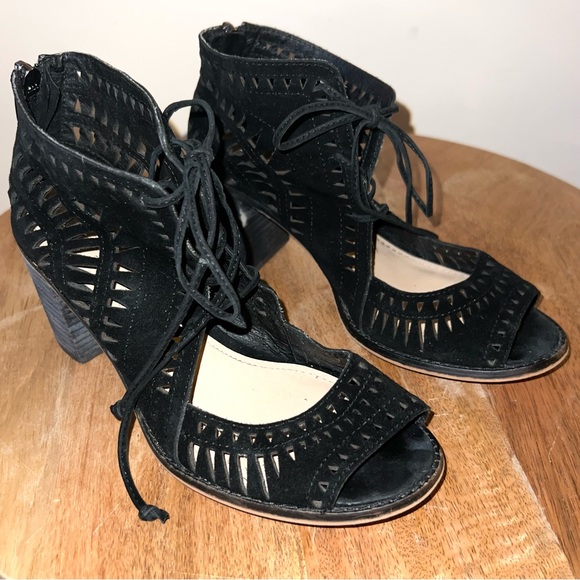 Vince Camuto Tarita Lace Up Sandals - Picture 3 of 9